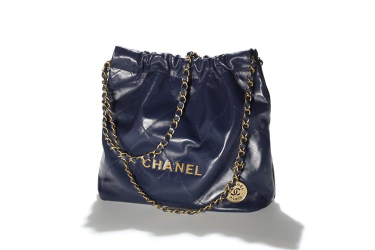 chanel-22-torba-je-novi-hit-francuske-modne-kuce
