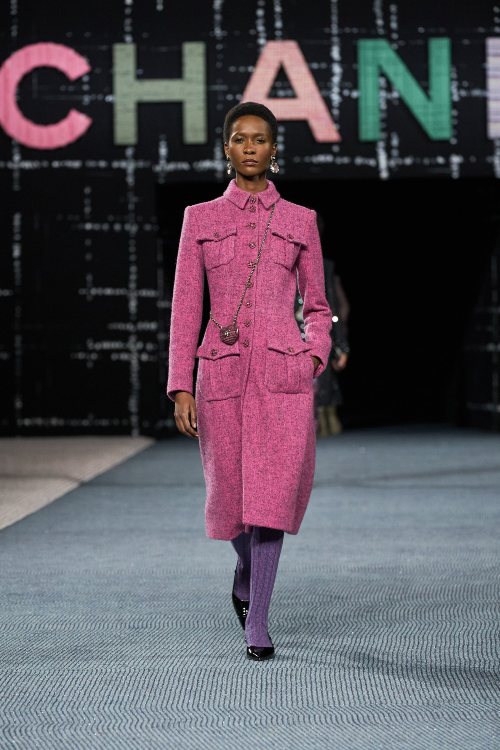 chanel-fw-22-kolekcija-omaz-kultnom-tvidu