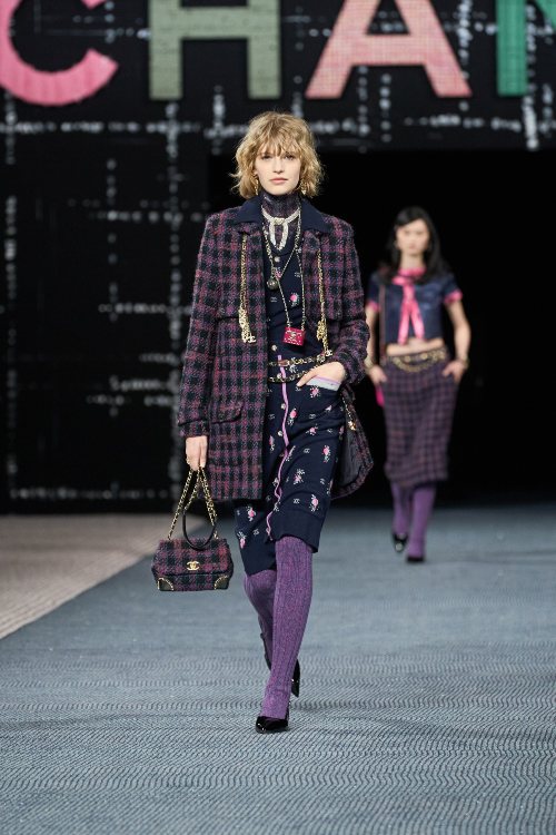 chanel-fw-22-kolekcija-omaz-kultnom-tvidu