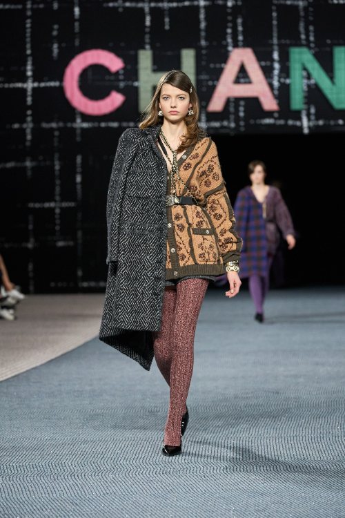 chanel-fw-22-kolekcija-omaz-kultnom-tvidu