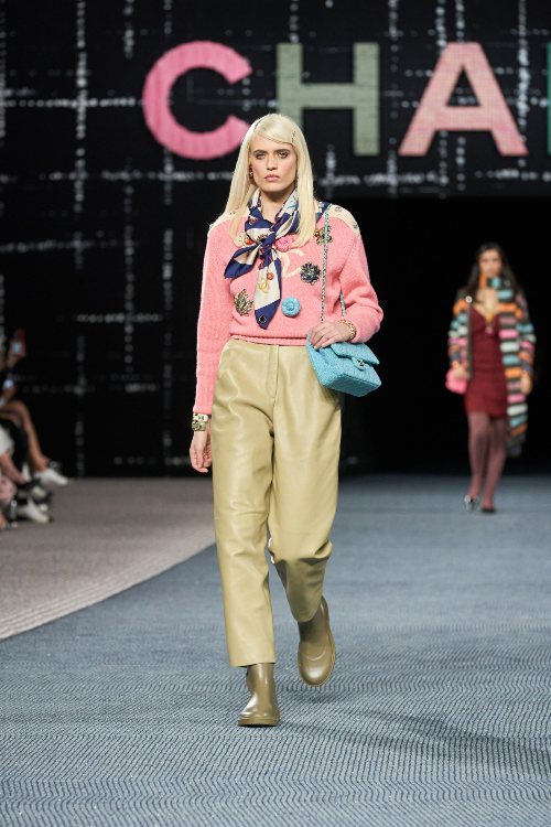 chanel-fw-22-kolekcija-omaz-kultnom-tvidu