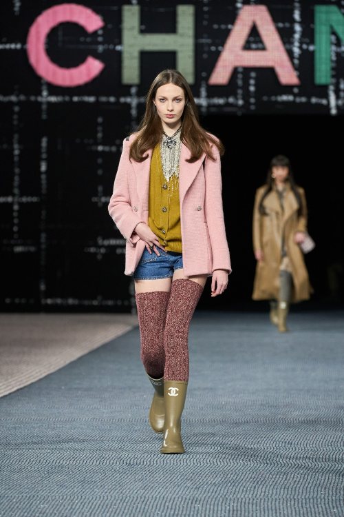 chanel-fw-22-kolekcija-omaz-kultnom-tvidu