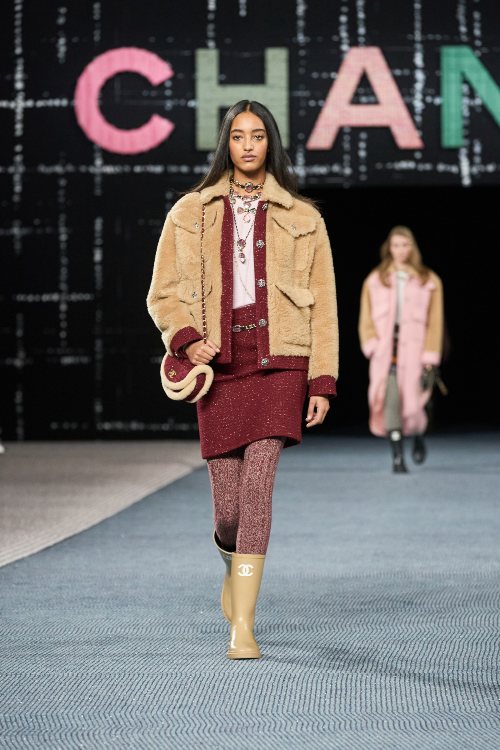 chanel-fw-22-kolekcija-omaz-kultnom-tvidu