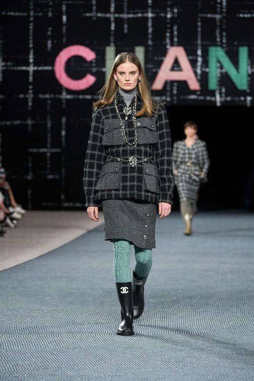 chanel-fw-22-kolekcija-omaz-kultnom-tvidu