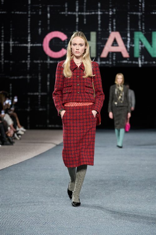 chanel-fw-22-kolekcija-omaz-kultnom-tvidu