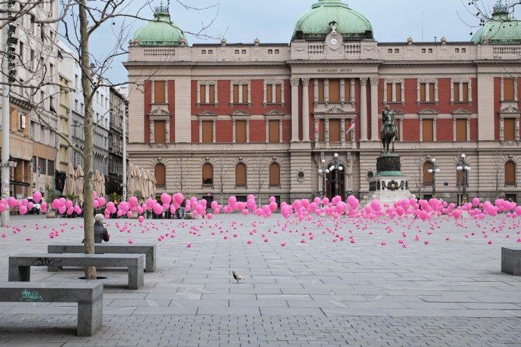 roze-trgovi-glavnih-gradova-u-regionu-na-osmi-mart-9