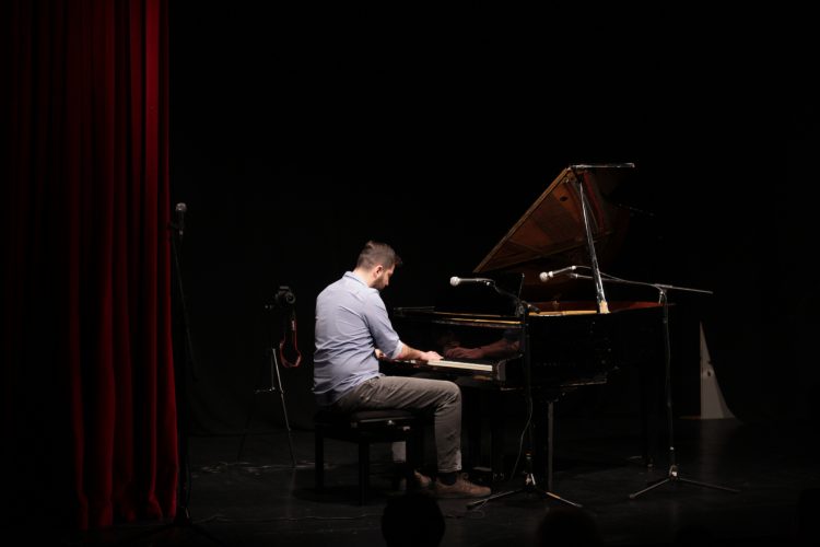 klavir-kao-prostor-susreta-recital-odraslih-ucenika-jovane-mihailovic-u-kc-cukarica-2