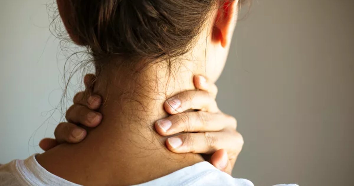 3 vežbe za smanjenje napetosti u vratu i ramenima usled stresa