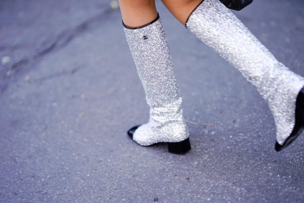 Blistave čizme: Najsjajniji dizajni za zimske glam stajlinge