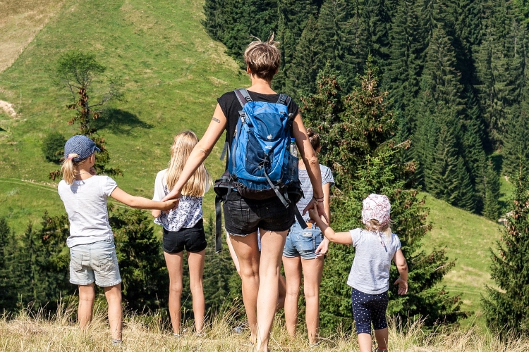 4 fantastične prednosti planinarenja sa decom