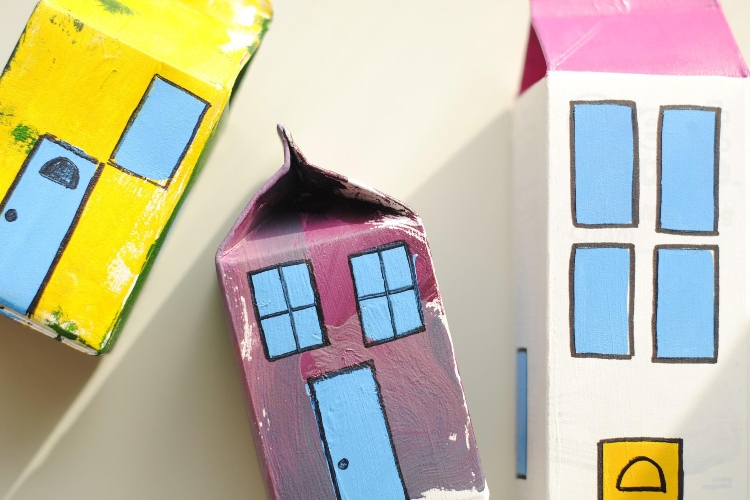 Jednostavne DIY aktivnosti za decu sa predmetima koje imate kod kuće