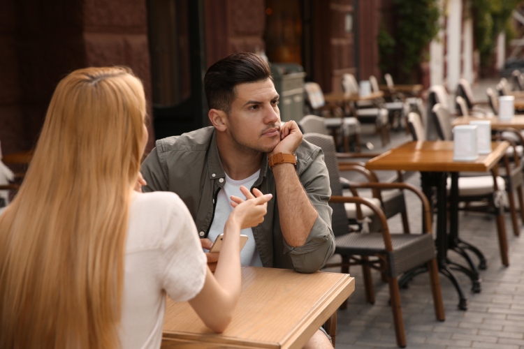 Znaci da ljubav koju imate, nije ona koju zaslužujete