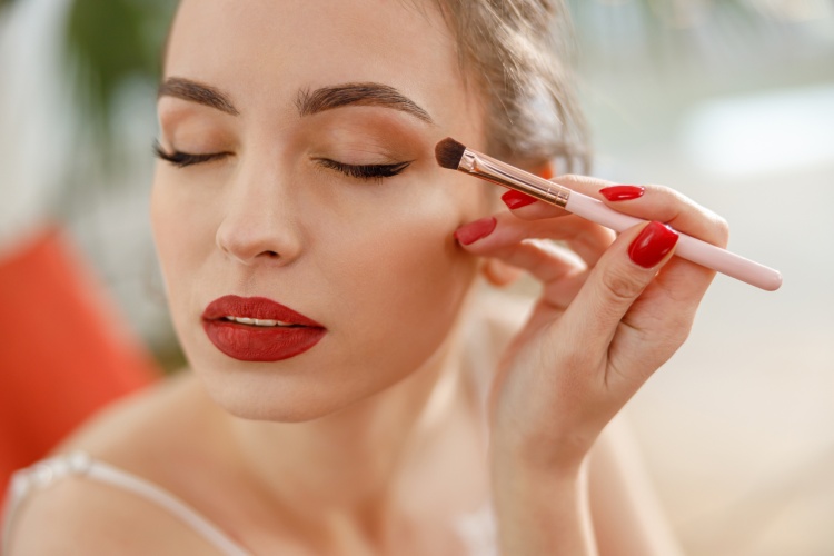 4 makeup saveta koji će učiniti da izgledate mlađe