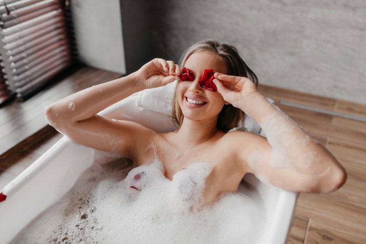 10 penušavih kupki koje će pretvoriti bilo koje kupanje u spa iskustvo