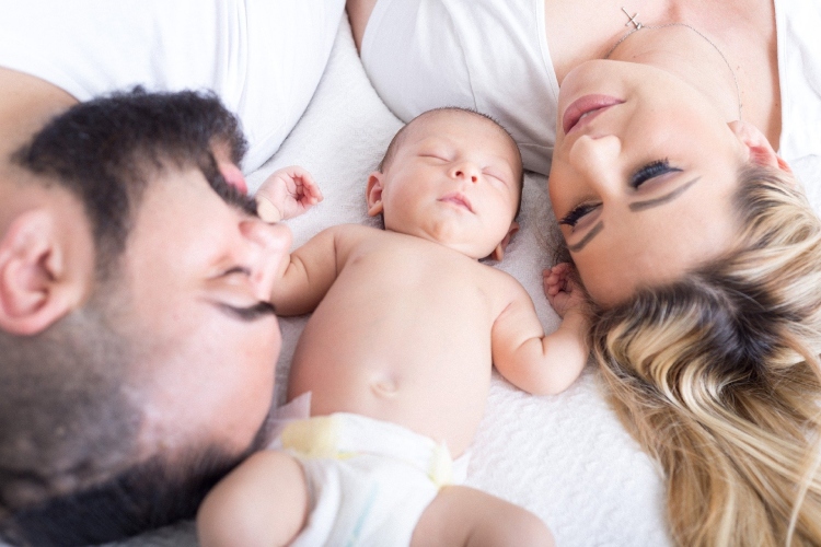 4 mala trika koji će vam pomoći da se snađete sa tek rođenom bebom