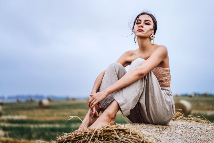 Elegantne lanene pantalone koje ćete nositi u narednim mesecima