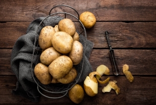 Da li ste znali da sirovi krompir može poboljšati stanje vaše kože?