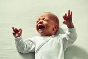 Nauka kaže: bebe mogu da osete i sete se bola