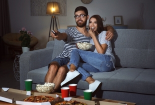 “Problemi” s kojima se parovi susreću kada zajedno gledaju TV