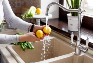 10 načina na koje vam limun može pomoći da očistite kuću
