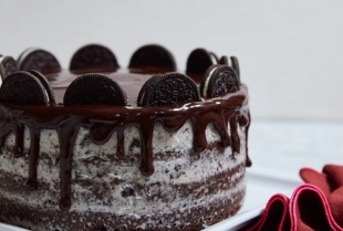 “Gola” torta s oreo keksom i kremom