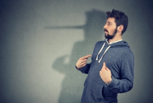 7 laži koje muškarci govore svojim devojkama (i prolaze lagano)