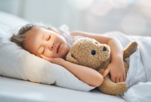 Zašto deca treba da idu na spavanje u 21h