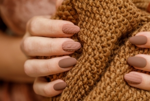 10 nude nail art dizajna za doček jeseni u stilu