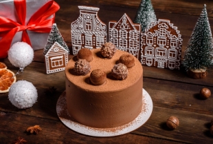 Čokoladna novogodišnja torta