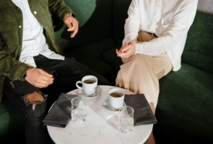 Oversharing: Šta otkrivamo kada se previše otvaramo