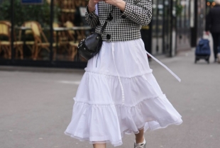 Prolećni must-have: Suknja koja svaki autfit pretvara u modnu priču