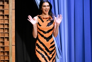 Kendal Džener najavljuje trend 2026: tigrasti print se vraća jači nego ikad