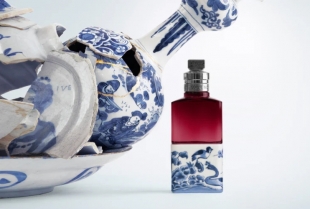 Dries Van Noten pretvara svoj miris u umetničko delo od keramike – i sve želimo za svoju kolekciju