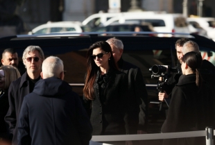 Poslednji ispraćaj Valentina Garavanija: Rim, moda i Holivud u tišini jednog velikog oproštaja