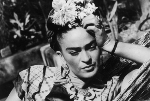 Frida Kalo: Žena iza cveća koja je postala fenomen pre Instagrama