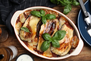 Patlidžan na italijanski način: Recept za čuvenu Parmigianu koju bake u Italiji prenose s kolena na koleno