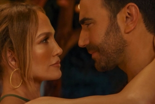 Netflix predstavio trejler za novu romantičnu komediju sa Dženifer Lopez - Office Romance koja će osvojiti leto