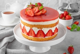 Instagram hit: torta sa jagodama koja izgleda kao umetničko delo