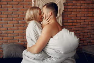 Hladnije vreme, veća želja? Evo zašto bi jesen mogla da bude najbolja sezona za seks